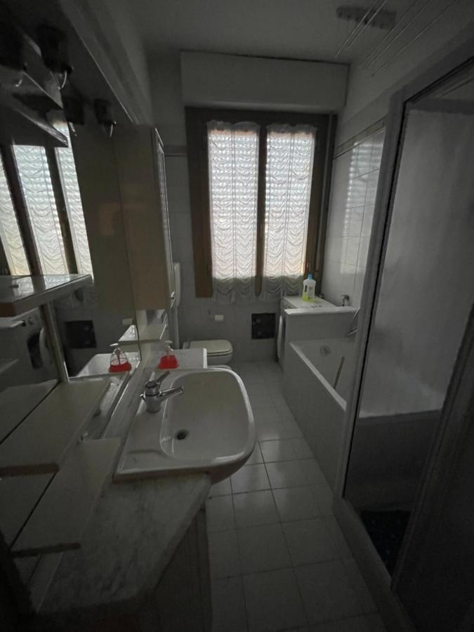Gramsci First Apartment Modena Exterior photo
